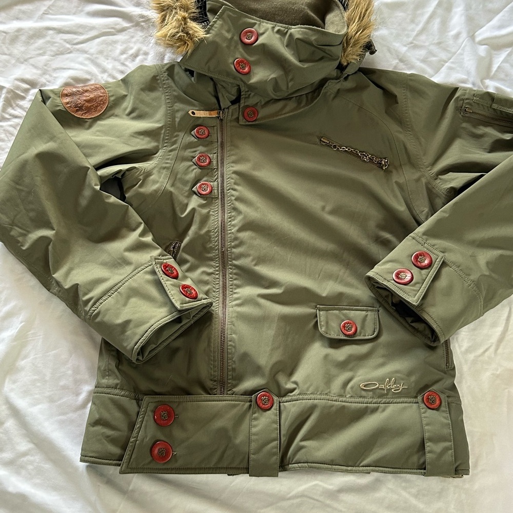 Oakley Gretchen Bleiler Signature series insulated snow jacket size small